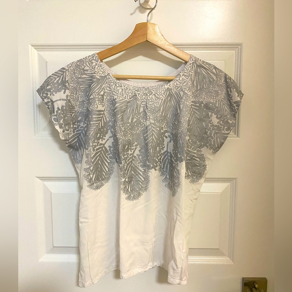 White and Silver shirt XS